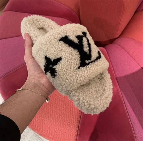 louis vuitton slippers heren prijs|louis vuitton shearling slippers.